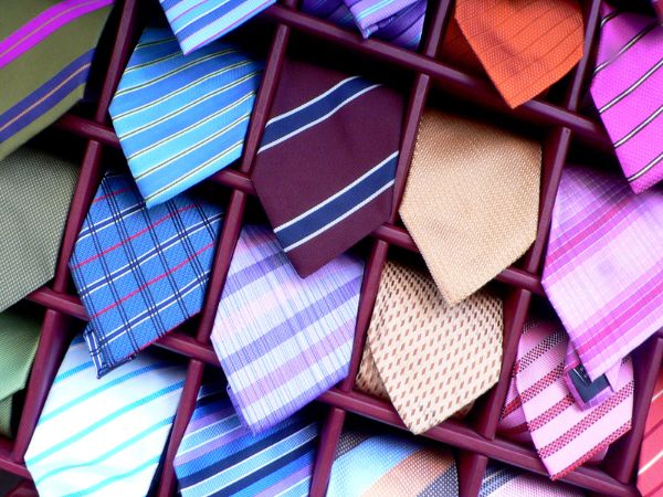 Krótka historia męskich krawatów: Od lat 30. do dziś